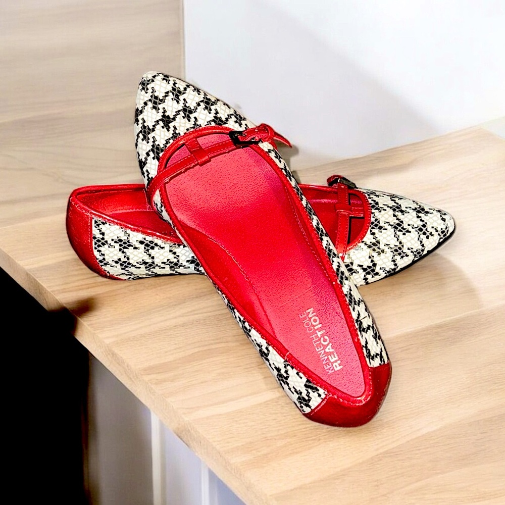 GUC! Kenneth Cole Reaction Flats - Picture 3 of 7